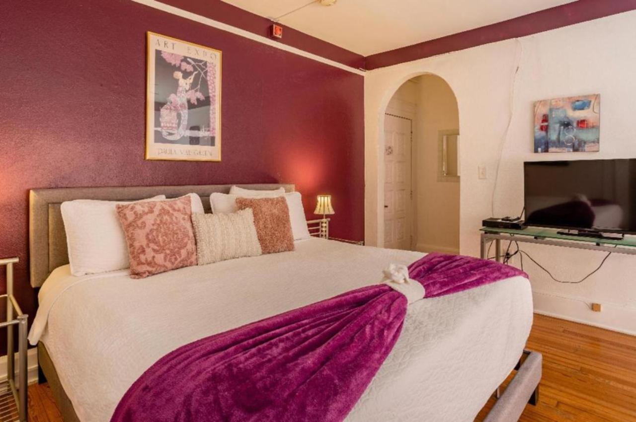 King Bed Walk To Downtown Apartment Сарасота Екстериор снимка